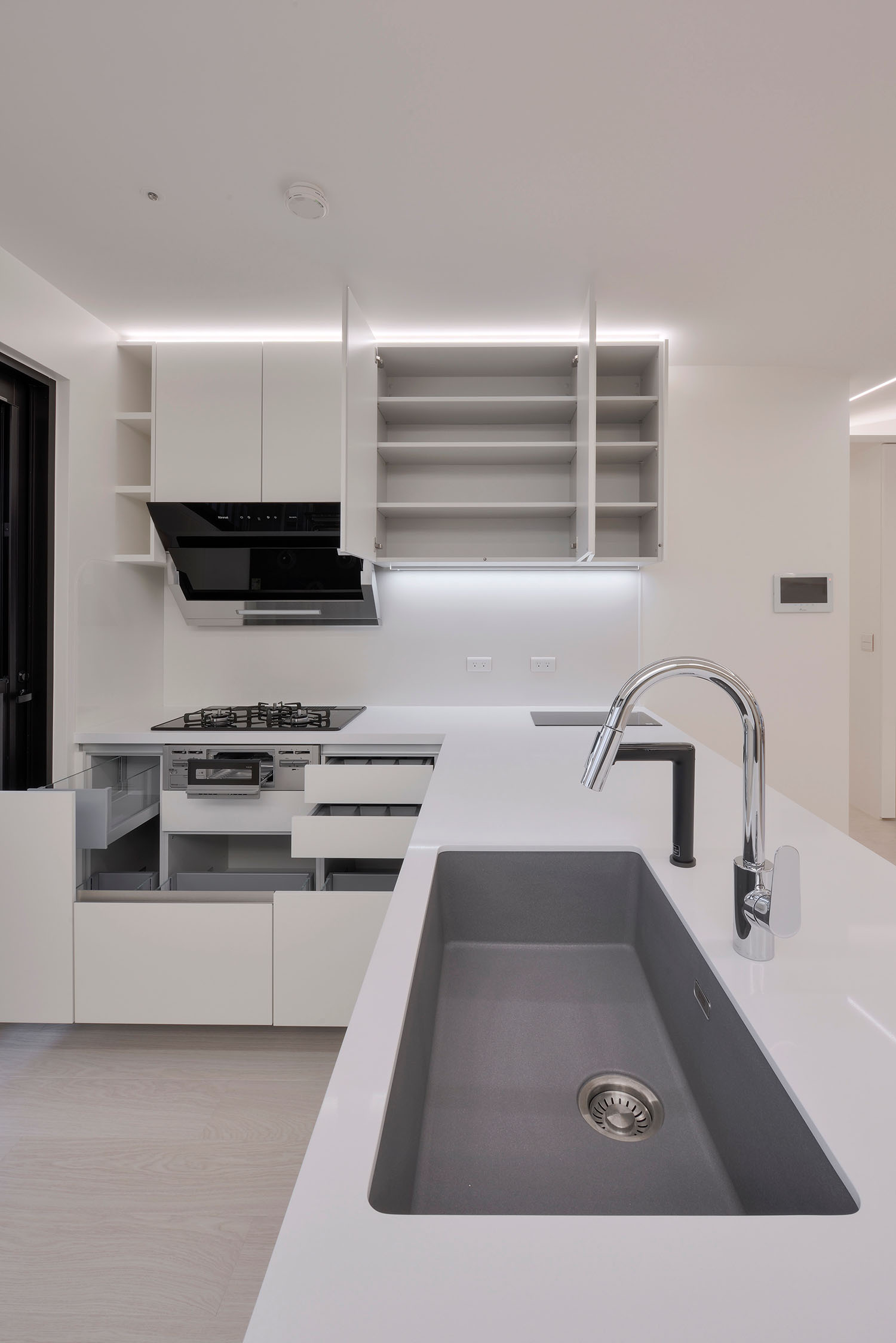 天光雲影共徘徊-018s