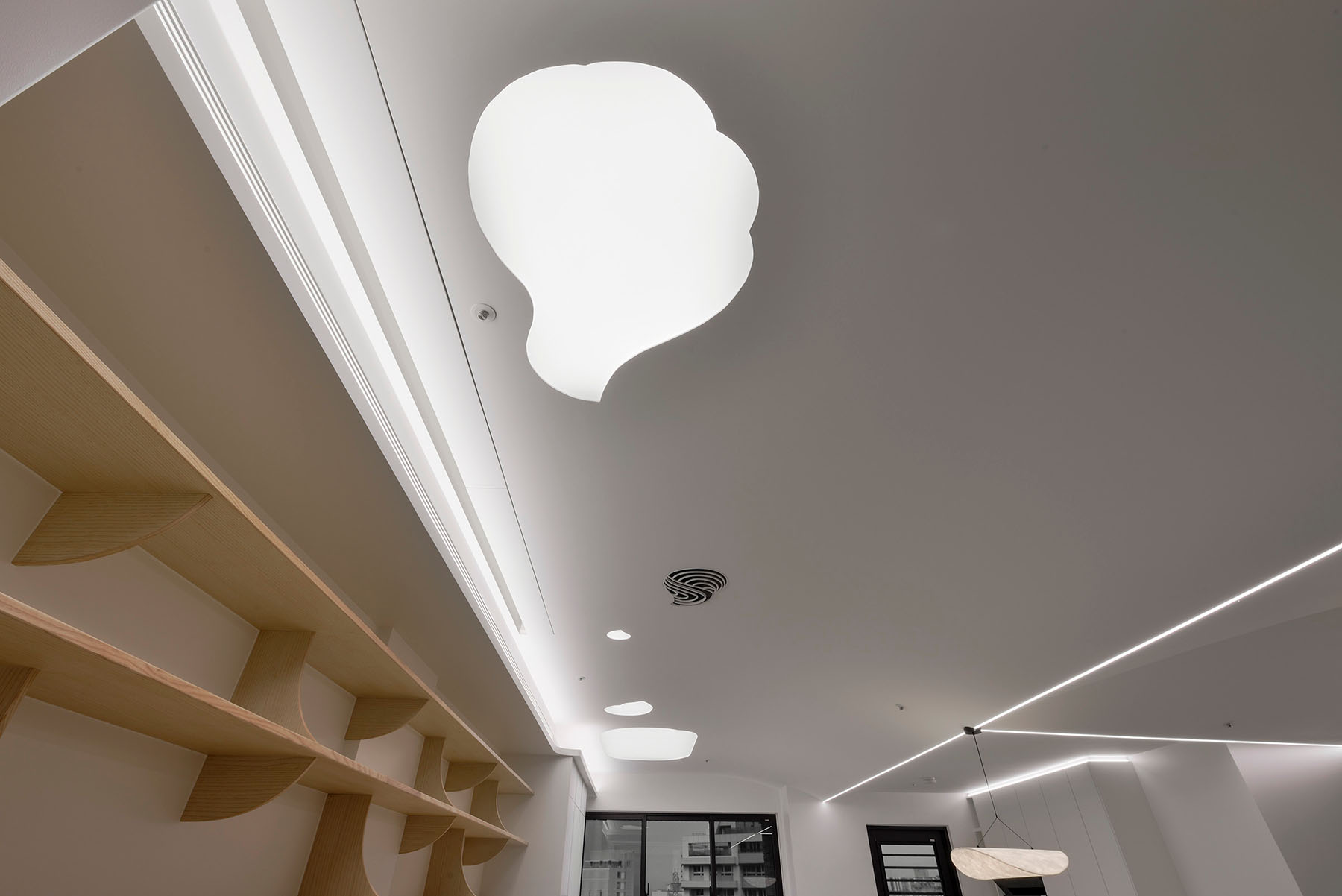 天光雲影共徘徊-044s