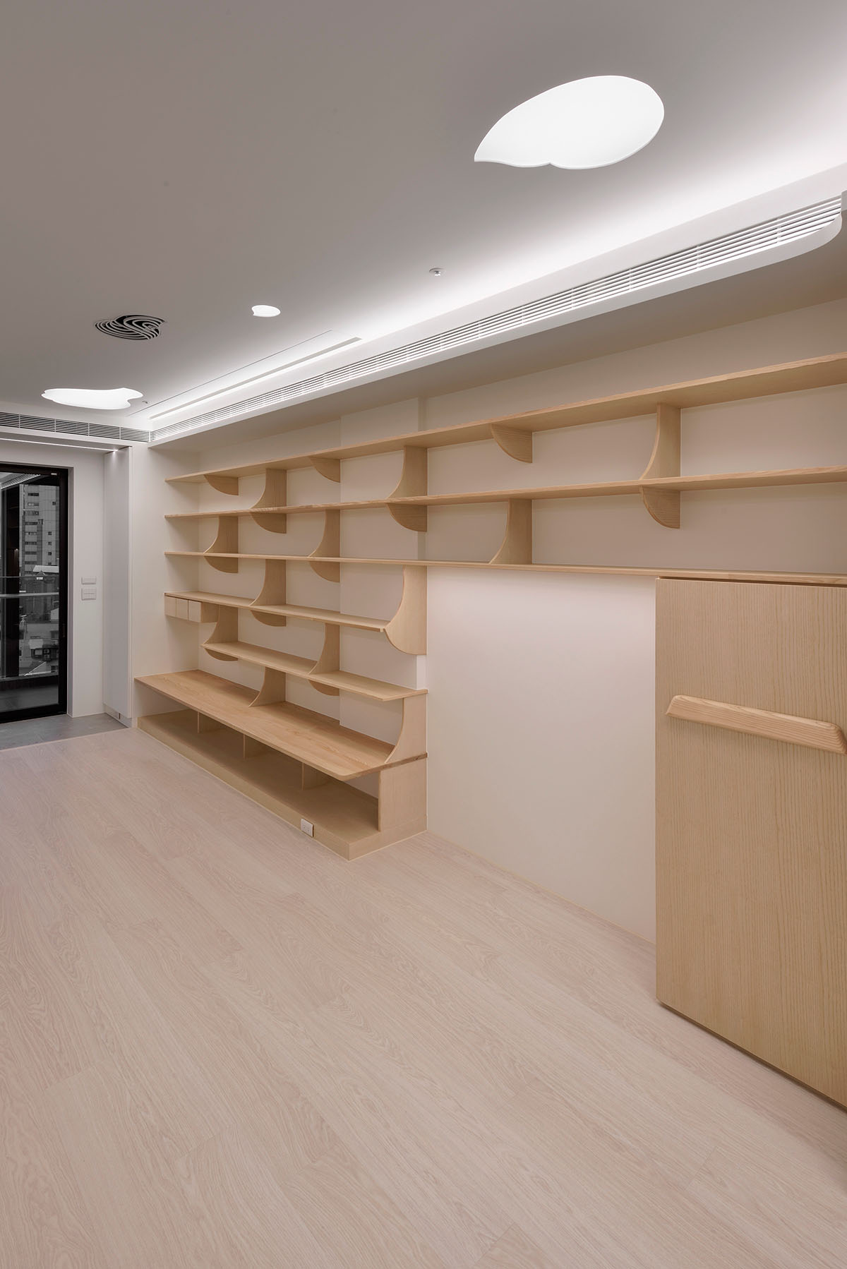 天光雲影共徘徊-046s