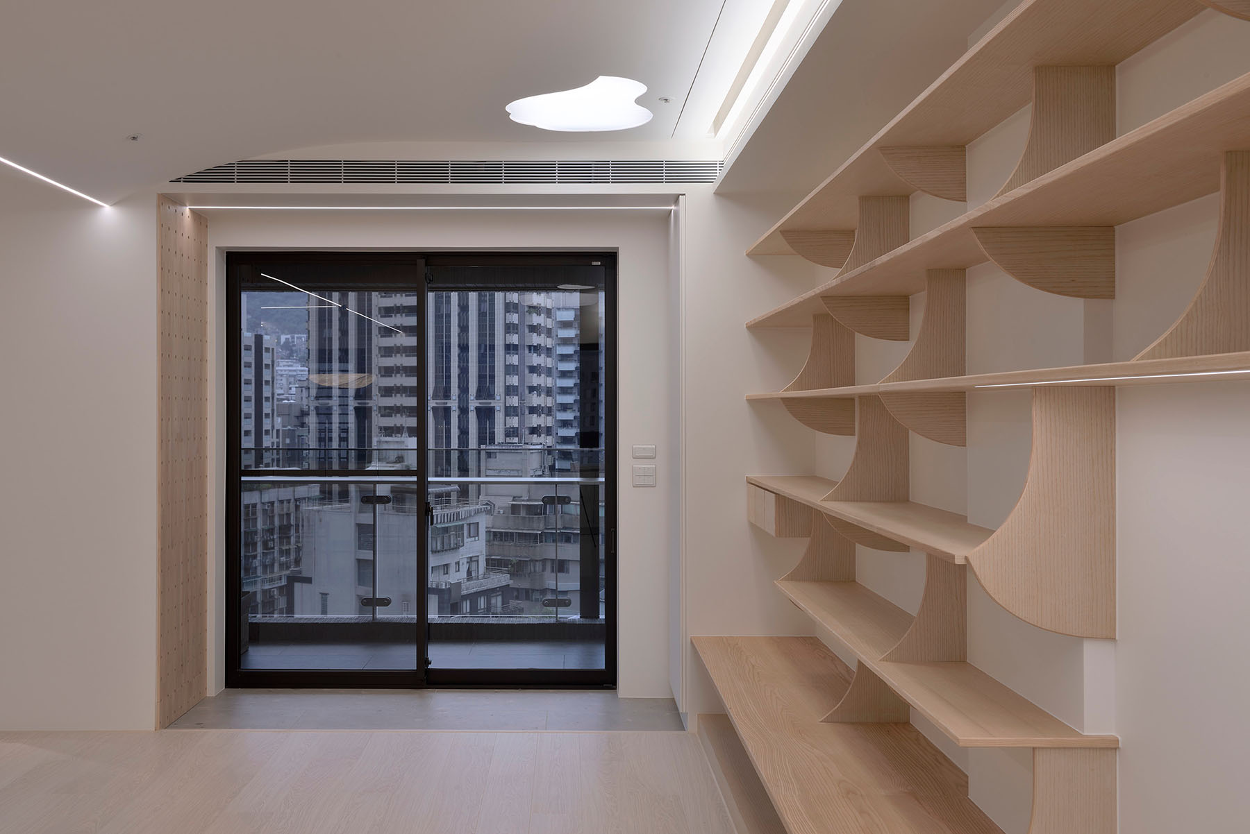 天光雲影共徘徊-052s