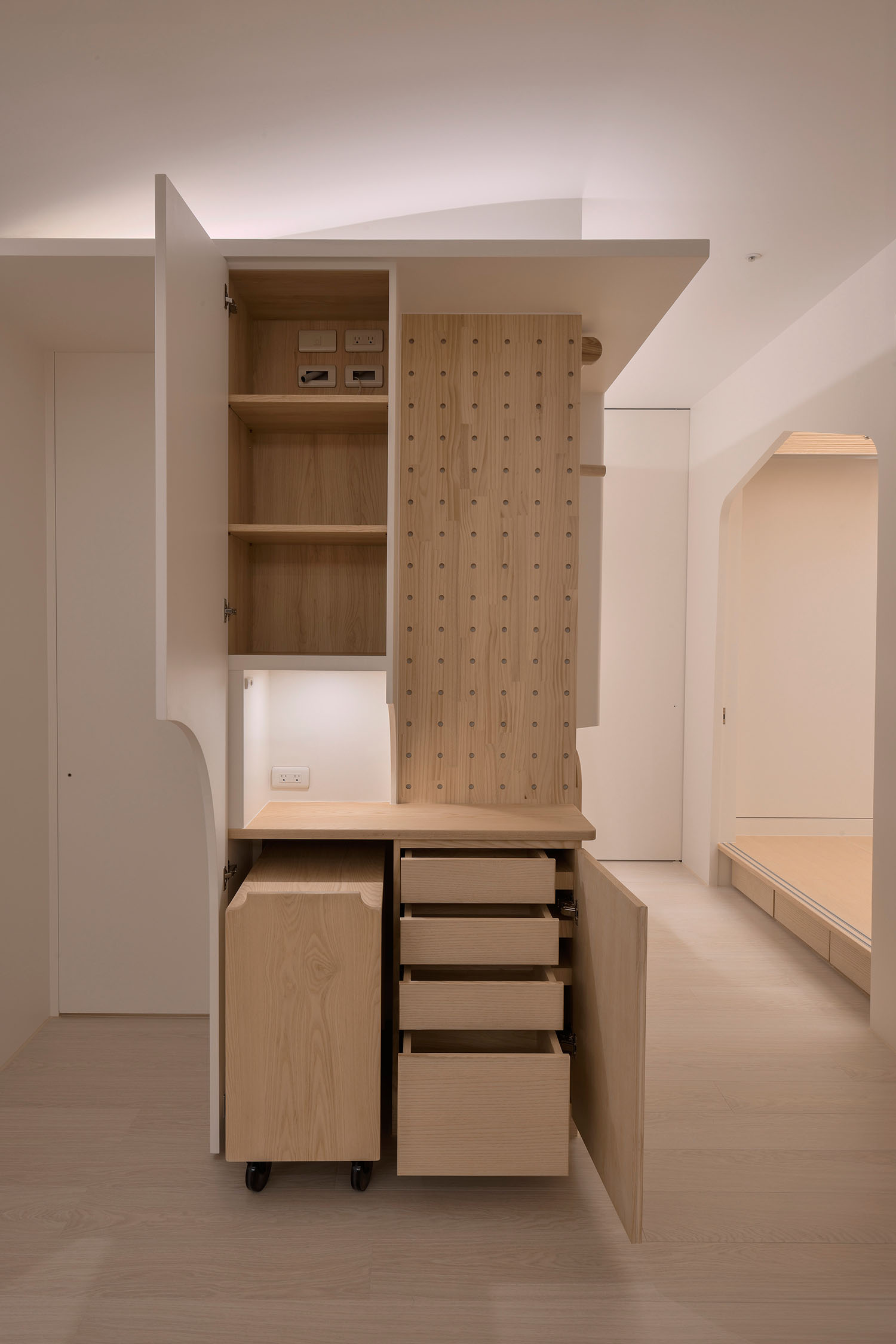 天光雲影共徘徊-061s