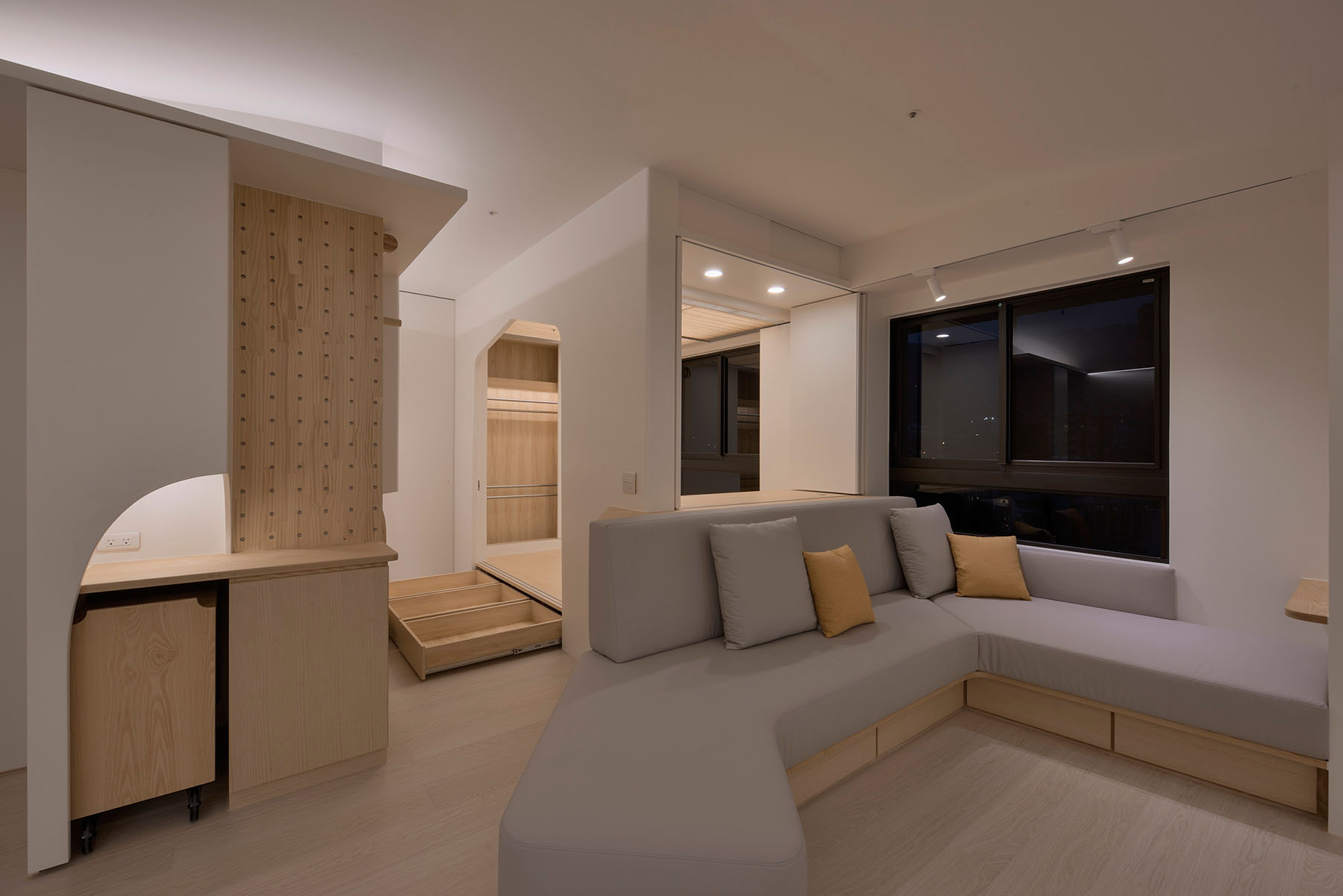 天光雲影共徘徊-063s