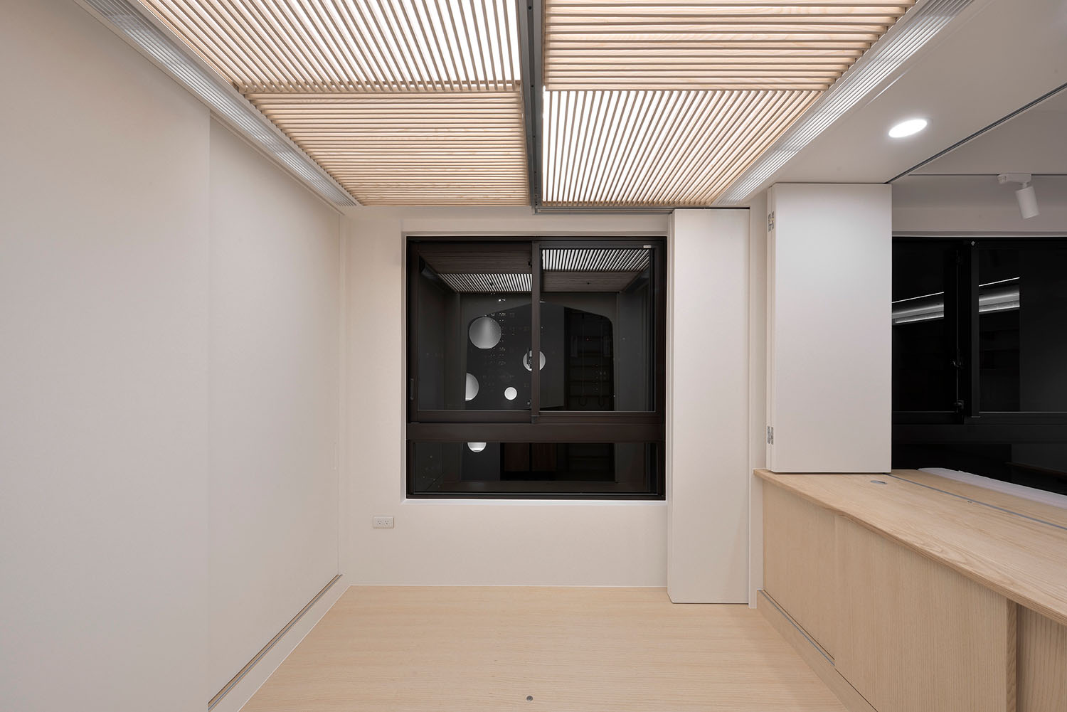 天光雲影共徘徊-069s