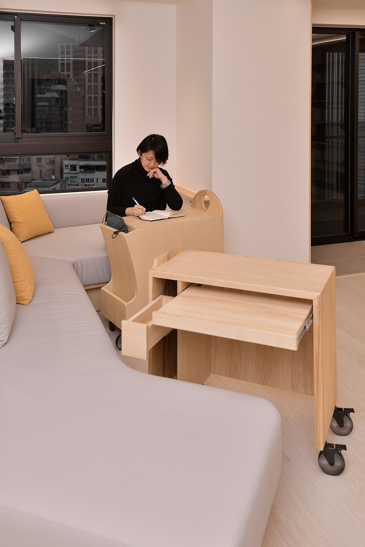 天光雲影共徘徊-094s