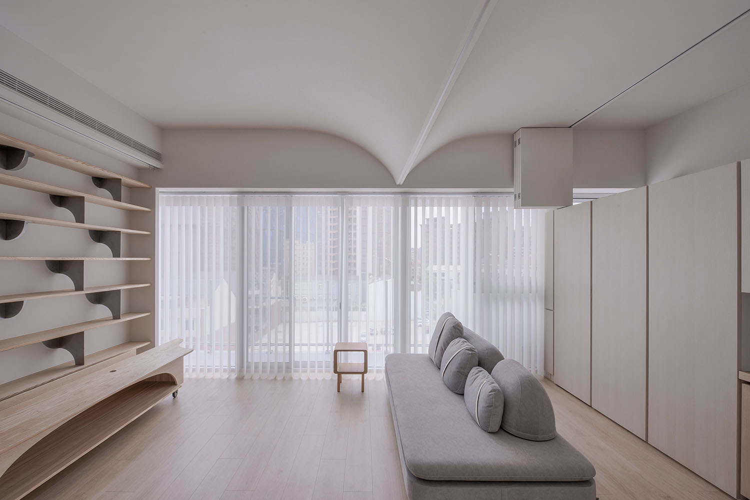 元設計舒適寬敞的客餐廳-project之間